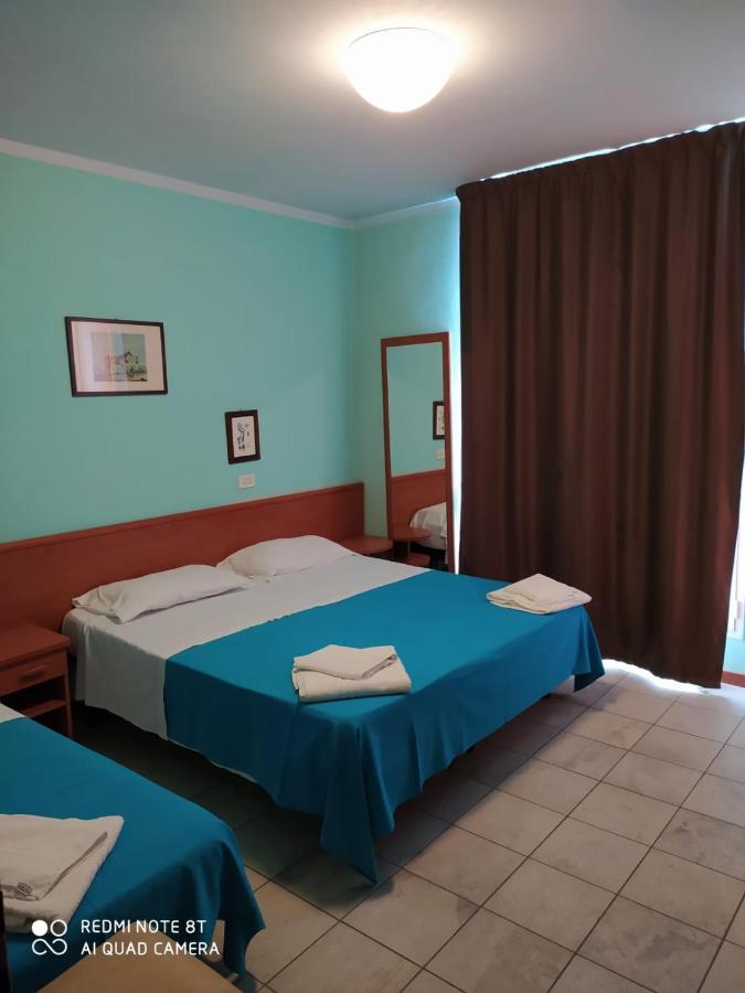Hotel Blue Moon Rimini Exterior foto