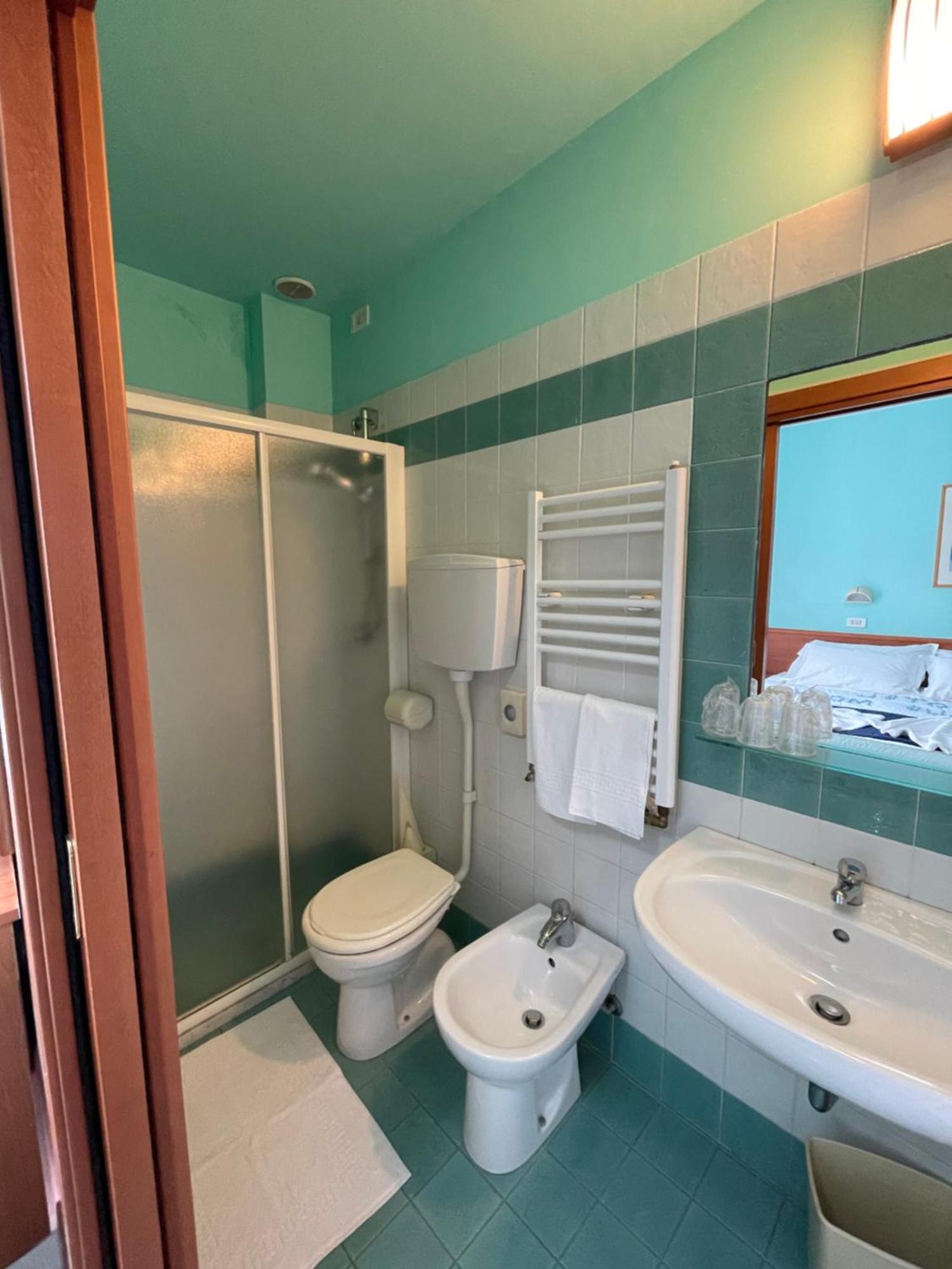 Hotel Blue Moon Rimini Exterior foto